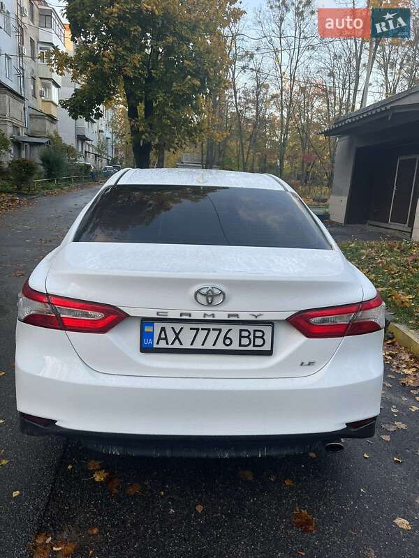 Седан Toyota Camry 2019 в Харкові