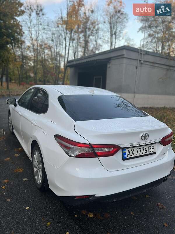 Седан Toyota Camry 2019 в Харкові