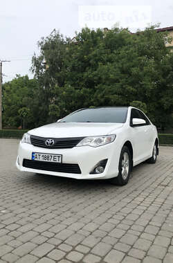 Седан Toyota Camry 2014 в Івано-Франківську