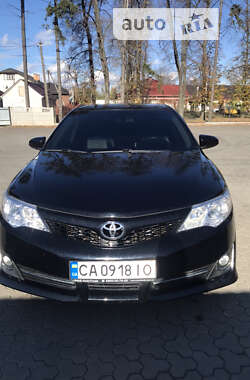 Седан Toyota Camry 2014 в Жашківу