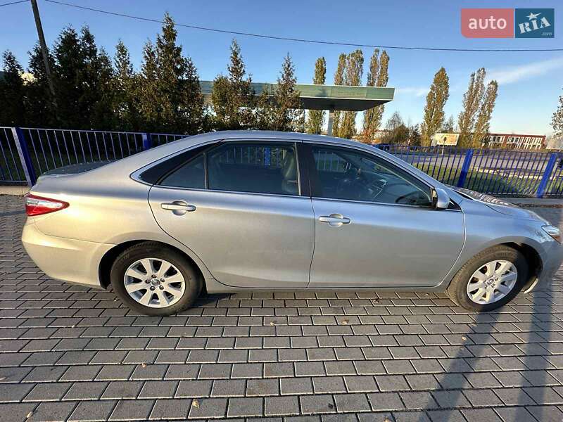 Седан Toyota Camry 2016 в Ковеле