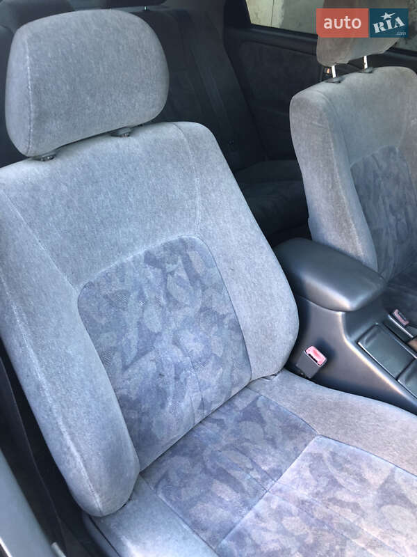 Седан Toyota Camry 1998 в Запоріжжі