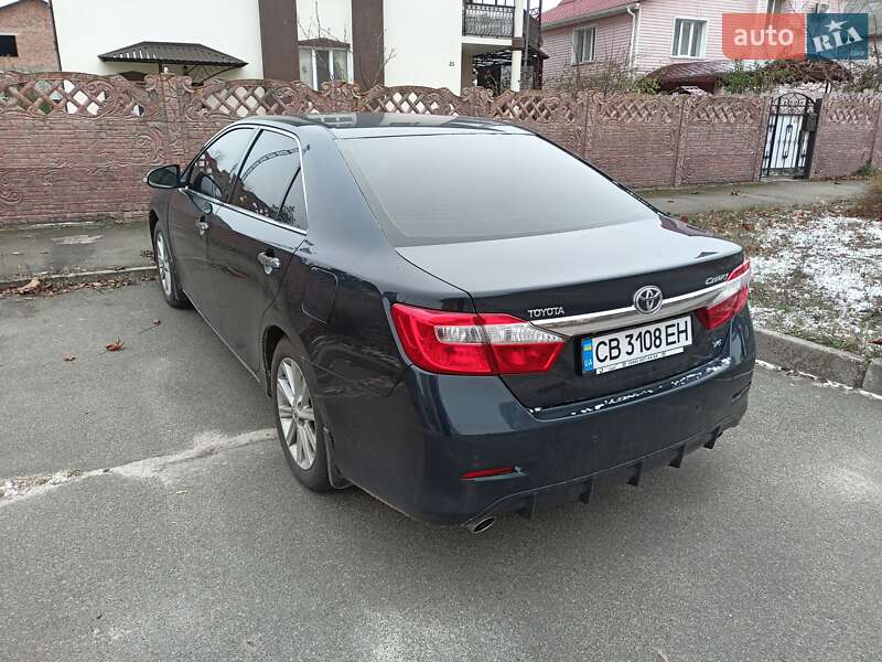 Седан Toyota Camry 2012 в Славутичі
