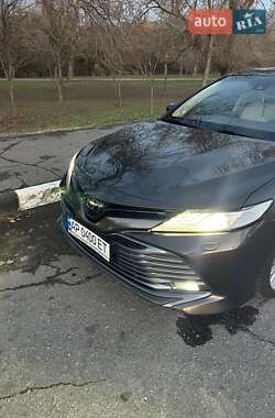 Седан Toyota Camry 2019 в Запоріжжі