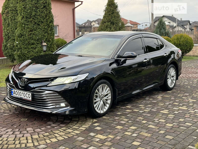 Седан Toyota Camry 2017 в Тячеві