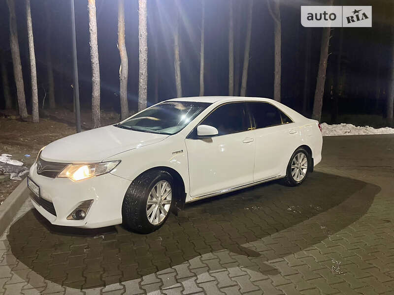 Седан Toyota Camry 2013 в 