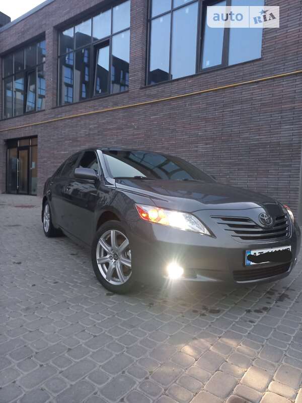 Седан Toyota Camry 2008 в Івано-Франківську