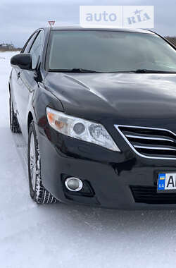 Седан Toyota Camry 2010 в Виннице