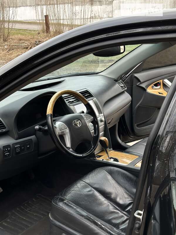 Седан Toyota Camry 2006 в Зміїві