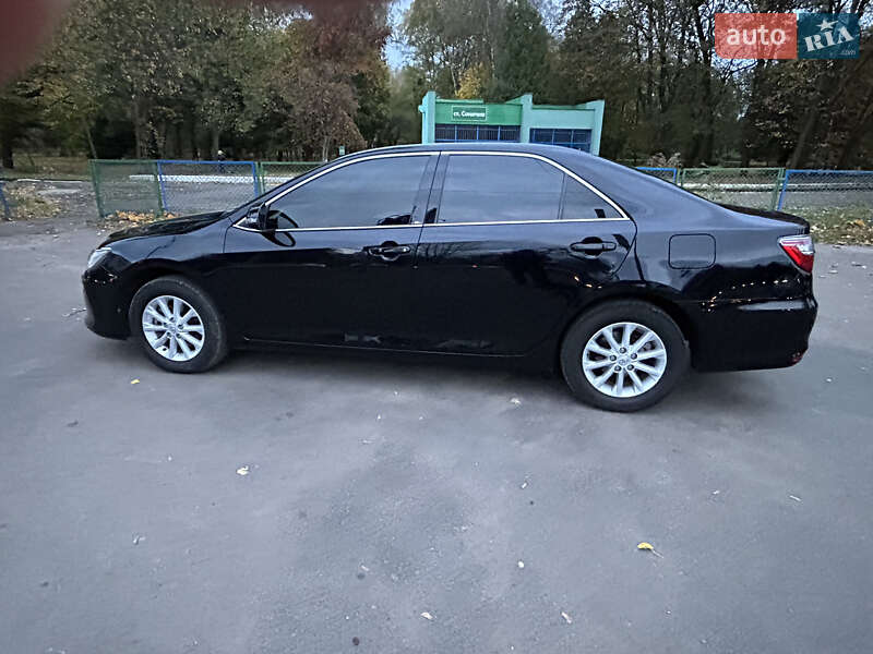 Седан Toyota Camry 2017 в Львові