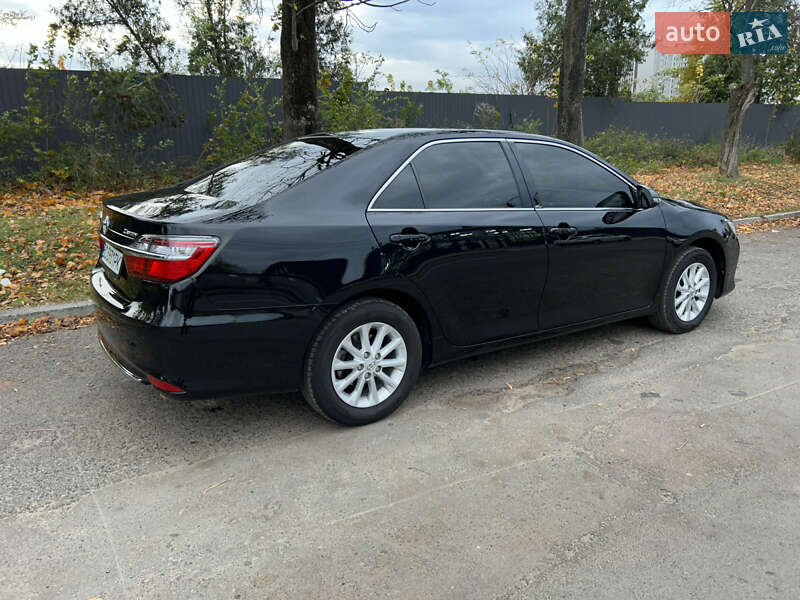 Седан Toyota Camry 2017 в Львові