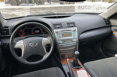 Седан Toyota Camry 2008 в Кременчуге