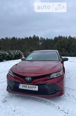 Седан Toyota Camry 2018 в Вишневом