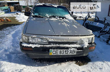 Седан Toyota Camry 1987 в Черновцах