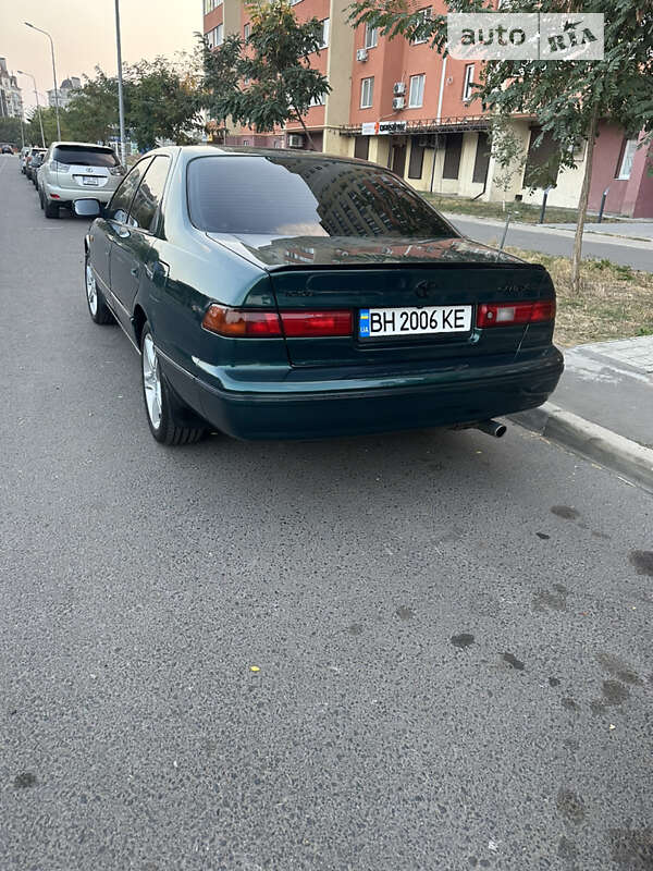 Седан Toyota Camry 1996 в Одессе