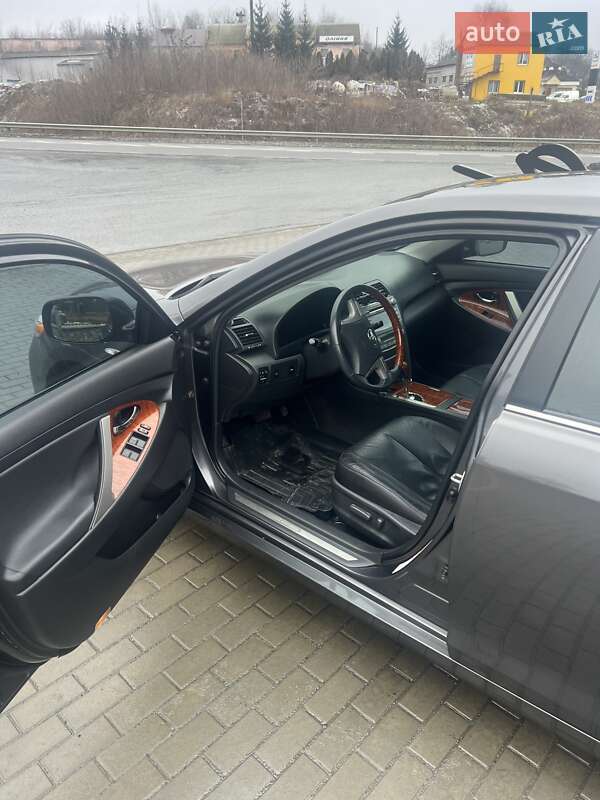 Седан Toyota Camry 2008 в Умані