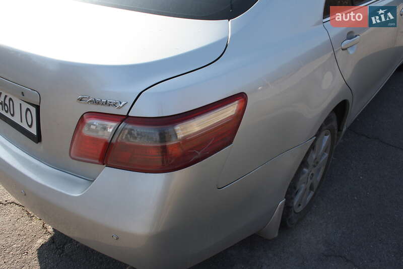 Седан Toyota Camry 2006 в Днепре