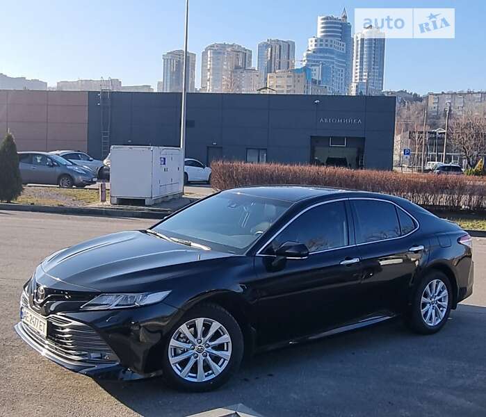 Седан Toyota Camry 2020 в Дніпрі