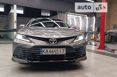 Седан Toyota Camry 2022 в Києві
