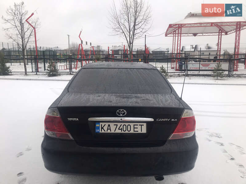 Седан Toyota Camry 2004 в Києві