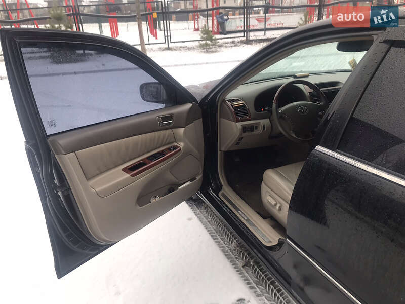 Седан Toyota Camry 2004 в Києві