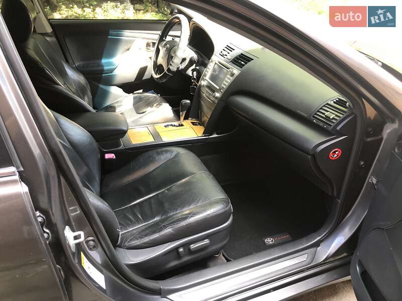 Седан Toyota Camry 2006 в Виннице