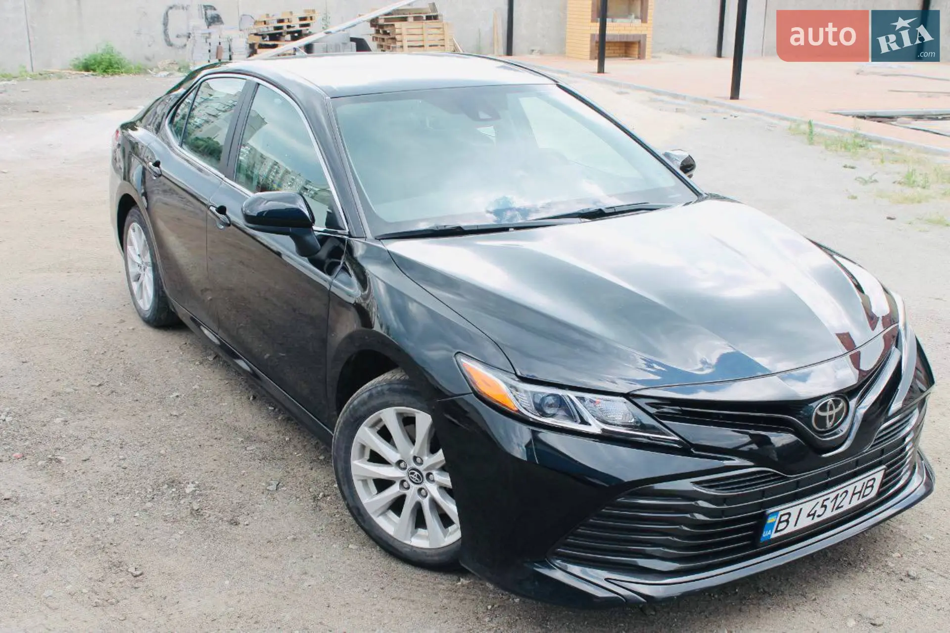 2019 Toyota Camry - фото 1