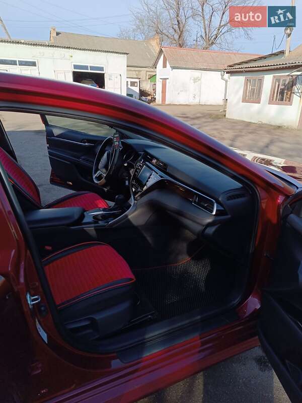 Седан Toyota Camry 2018 в Любашівці