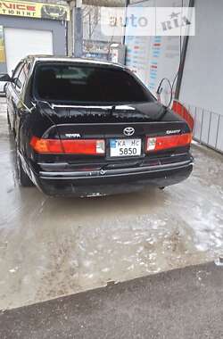 Седан Toyota Camry 2001 в Киеве