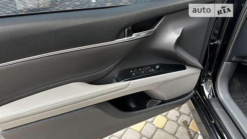 Седан Toyota Camry 2017 в Вінниці