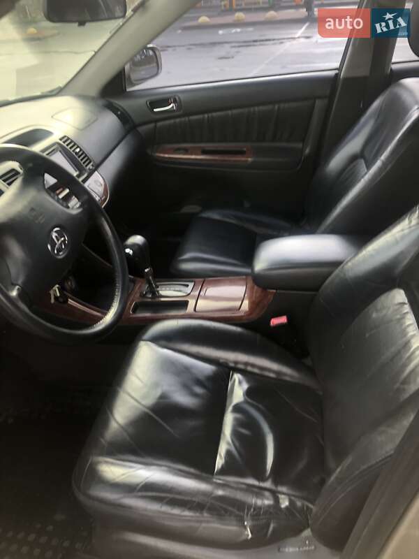 Седан Toyota Camry 2004 в Киеве