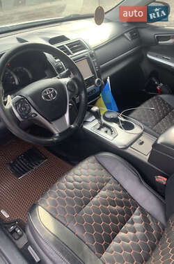 Седан Toyota Camry 2014 в Харкові