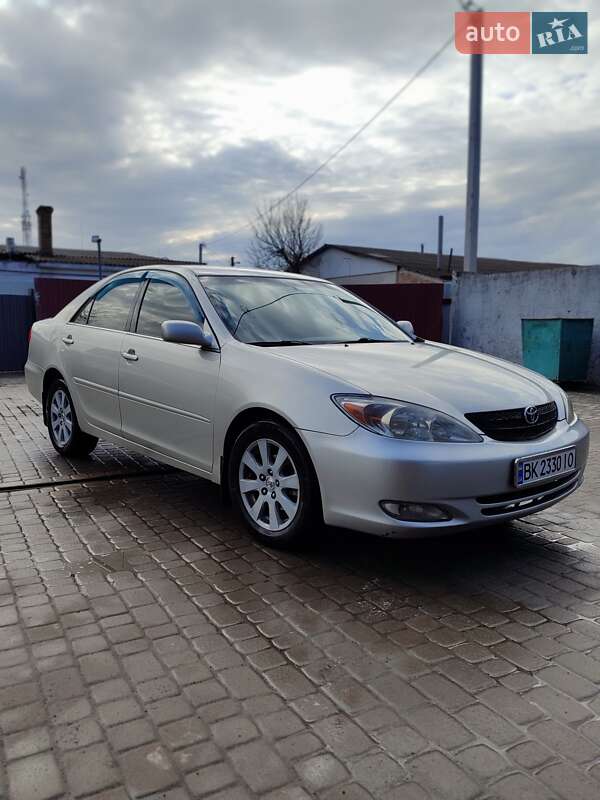 Седан Toyota Camry 2004 в Рокитном