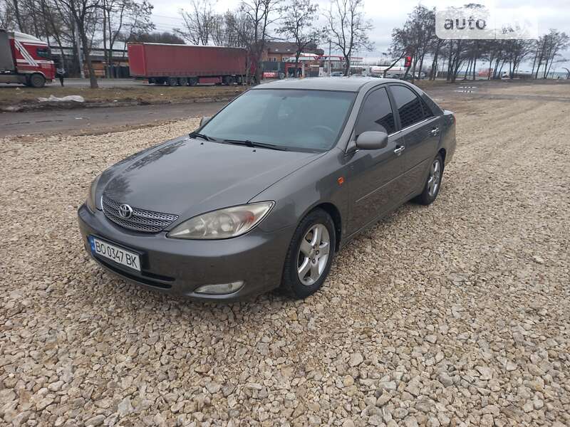 Седан Toyota Camry 2002 в Тернополі