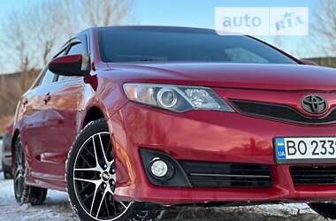 Седан Toyota Camry 2014 в Тернополе