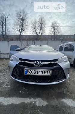 Седан Toyota Camry 2015 в Хмельницькому