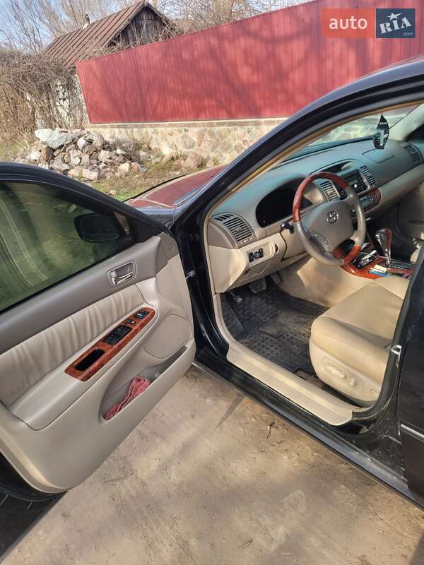 Седан Toyota Camry 2005 в Кривом Озере