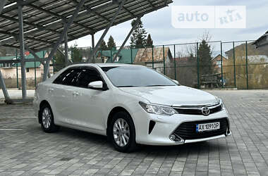 Седан Toyota Camry 2014 в Львове