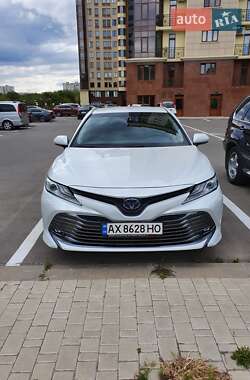 Седан Toyota Camry 2019 в 