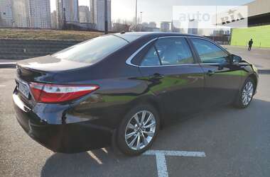 Седан Toyota Camry 2016 в Києві