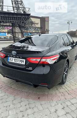 Седан Toyota Camry 2020 в Харькове