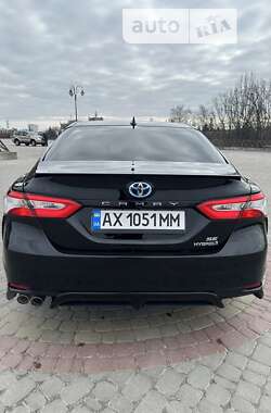 Седан Toyota Camry 2020 в Харькове