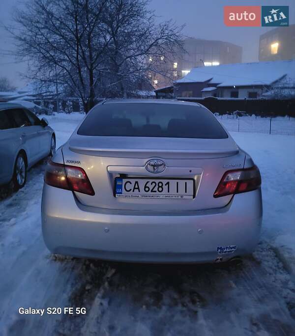 Седан Toyota Camry 2008 в Киеве