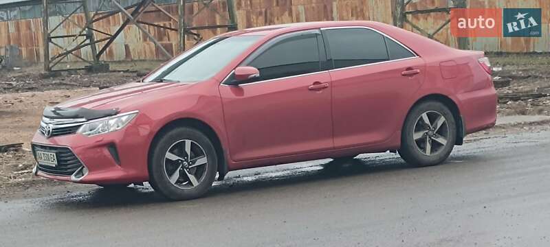 Седан Toyota Camry 2016 в Киеве фото 2 Седан Toyota Camry 2016 в Киеве