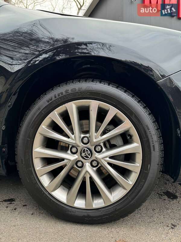 Седан Toyota Camry 2017 в Ніжині