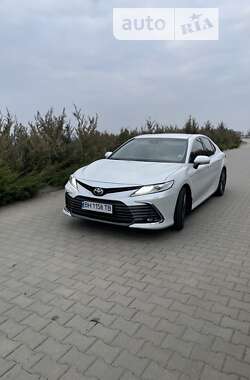 Седан Toyota Camry 2021 в Киеве