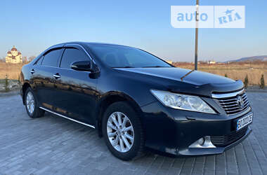 Седан Toyota Camry 2011 в Золочеві