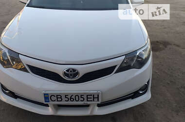 Седан Toyota Camry 2012 в Ічні