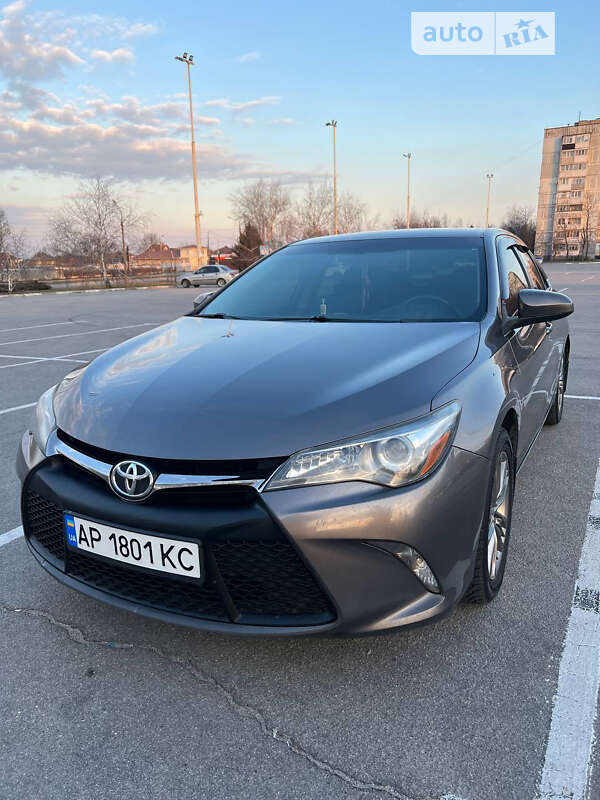 Седан Toyota Camry 2016 в Запоріжжі