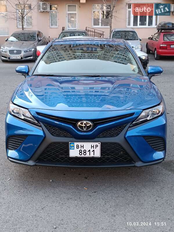 Седан Toyota Camry 2017 в 
